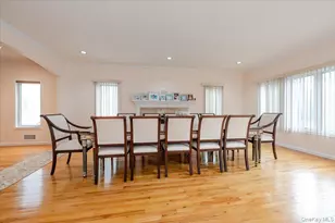 11 Drury Ln, Great Neck, NY 11023 - Photo 7