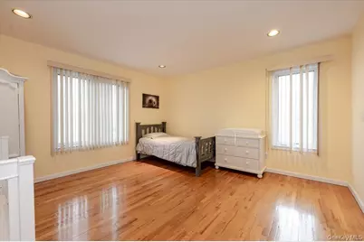 11 Drury Lane, Great Neck, NY 11023 - Photo 19