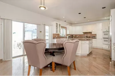 11 Drury Lane, Great Neck, NY 11023 - Photo 11