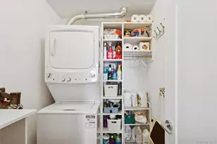 352 Marina Pointe Dr, East Rockaway, NY 11518 - Photo 29