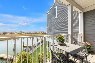 352 Marina Pointe Drive #352, East Rockaway, NY 11518 - Photo 17