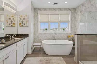 352 Marina Pointe Drive #352, East Rockaway, NY 11518 - Photo 27