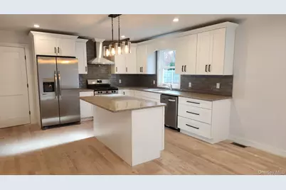 45 Kingsland Avenue, Shirley, NY 11967 - Photo 7