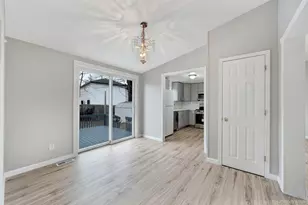 7 Kristin Ct, Bay Shore, NY 11706 - Photo 9