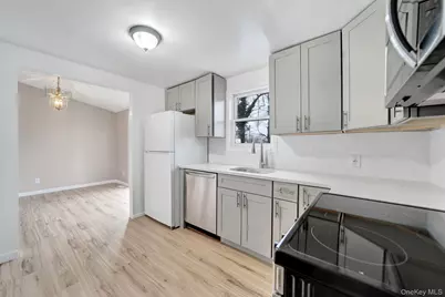 7 Kristin Court, Bay Shore, NY 11706 - Photo 7