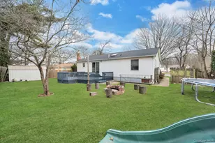 7 Kristin Ct, Bay Shore, NY 11706 - Photo 3