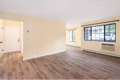 43 Foxwood Circle, Mount Kisco, NY 10549 - Photo 13