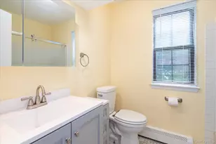 43 Foxwood Cir, Mount Kisco, NY 10549 - Photo 17