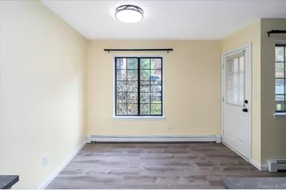 43 Foxwood Circle, Mount Kisco, NY 10549 - Photo 11