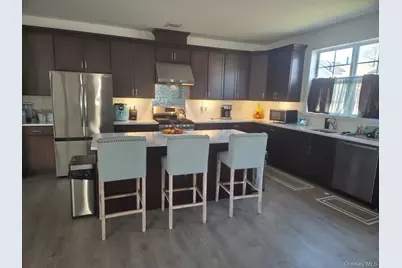 9 Lilac Lane, Ridge, NY 11961 - Photo 5