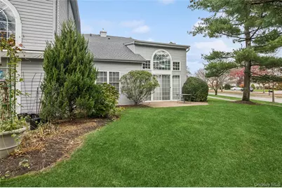 652 Balfour Place, Melville, NY 11747 - Photo 19