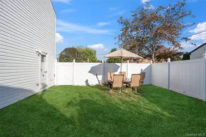 131 S 5th Street, Bethpage, NY 11714 - Photo 19