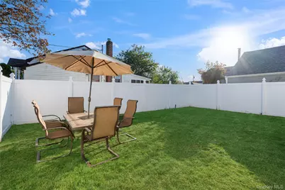 131 S 5th Street, Bethpage, NY 11714 - Photo 21