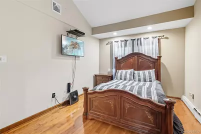 131 S 5th Street, Bethpage, NY 11714 - Photo 15