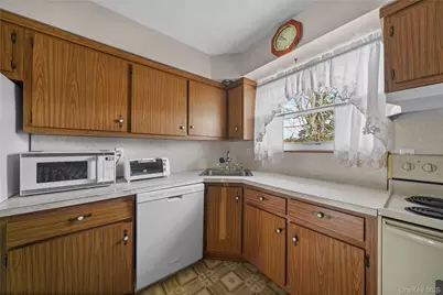 21 Lama Drive, Shirley, NY 11967 - Photo 13