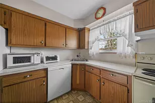 21 Lama Dr, Shirley, NY 11967 - Photo 13