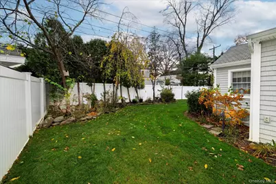 452 Westminster Road, Rockville Centre, NY 11570 - Photo 27