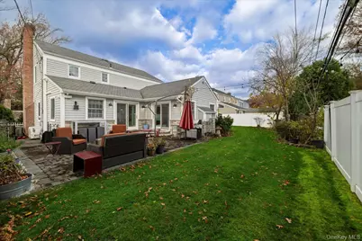 452 Westminster Road, Rockville Centre, NY 11570 - Photo 29