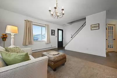 233 S Alleghany Avenue, Lindenhurst, NY 11757 - Photo 5