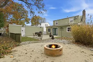 233 S Alleghany Ave, Lindenhurst, NY 11757 - Photo 23