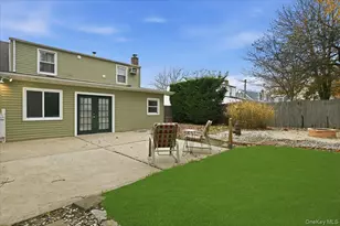 233 S Alleghany Ave, Lindenhurst, NY 11757 - Photo 21