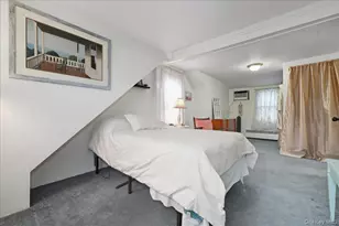 233 S Alleghany Ave, Lindenhurst, NY 11757 - Photo 15