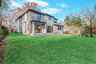 6 Hickory Dr, Great Neck, NY 11021 - Photo 15