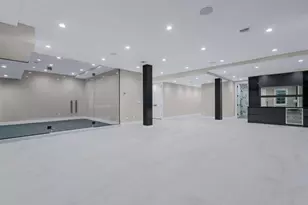 6 Hickory Dr, Great Neck, NY 11021 - Photo 13