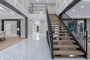 6 Hickory Dr, Great Neck, NY 11021 - Photo 3