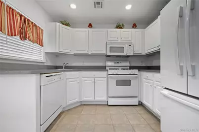 12 Merrimack Road, Hauppauge, NY 11787 - Photo 15