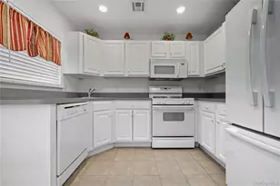 12 Merrimack Rd, Hauppauge, NY 11787 - Photo 15