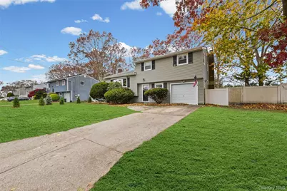 42 Holiday Park Drive, Centereach, NY 11720 - Photo 19