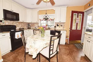 49 Cutter Ln, Levittown, NY 11756 - Photo 3