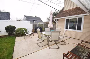 49 Cutter Ln, Levittown, NY 11756 - Photo 27