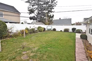 49 Cutter Ln, Levittown, NY 11756 - Photo 29