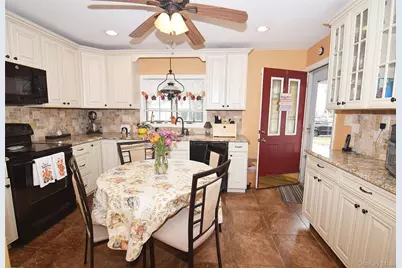 49 Cutter Lane, Levittown, NY 11756 - Photo 5