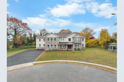 4 Coventry Court, Wheatley Heights, NY 11798 - Photo 1