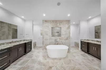 4 Coventry Court, Wheatley Heights, NY 11798 - Photo 21