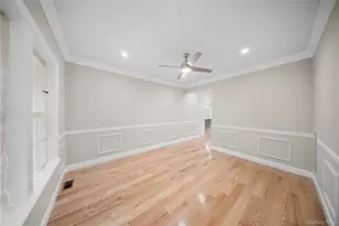 4 Coventry Ct, Wheatley Heights, NY 11798 - Photo 17