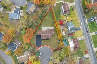 4 Coventry Ct, Wheatley Heights, NY 11798 - Photo 7