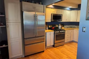 59 Hampton Pl, Freeport, NY 11520 - Photo 5