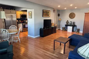 59 Hampton Pl, Freeport, NY 11520 - Photo 3