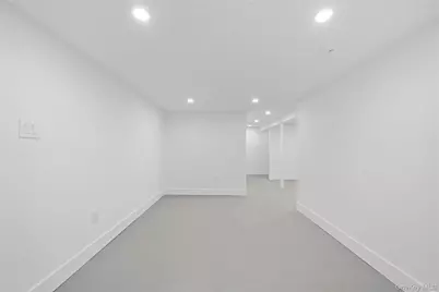 16 Fife Drive, Coram, NY 11727 - Photo 33