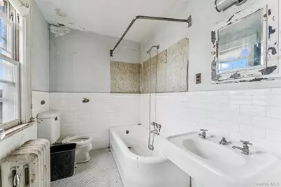 190 Lincoln Avenue, Mineola, NY 11501 - Photo 9