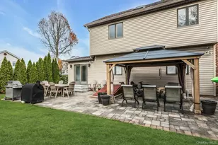 94 Pequot Ln, East Islip, NY 11730 - Photo 21