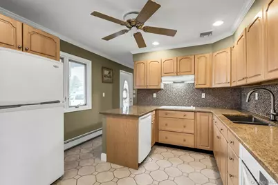 94 Pequot Lane, East Islip, NY 11730 - Photo 9