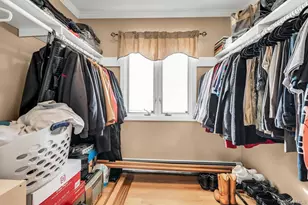 94 Pequot Ln, East Islip, NY 11730 - Photo 17