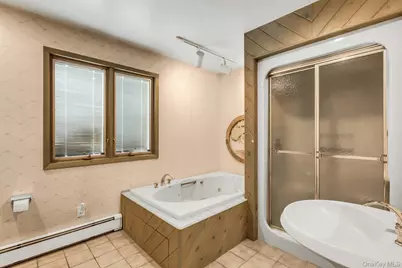 94 Pequot Lane, East Islip, NY 11730 - Photo 13