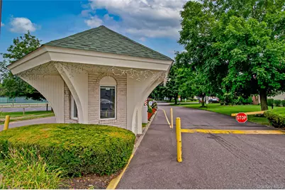 705 Cabot Court W, Saint James, NY 11780 - Photo 33