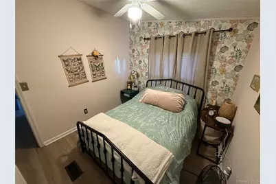 125 King George Drive, New Windsor, NY 12553 - Photo 23